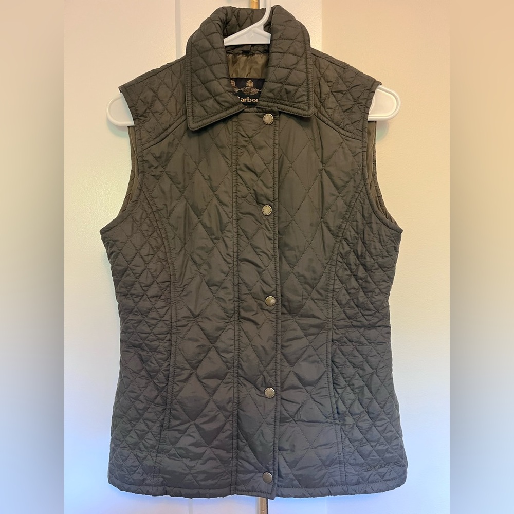 Barbour Women’s Hayden Sport Gilet Quilted Vest in Olive US 4